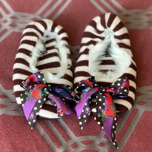 Henri Bendel cashmere slippers